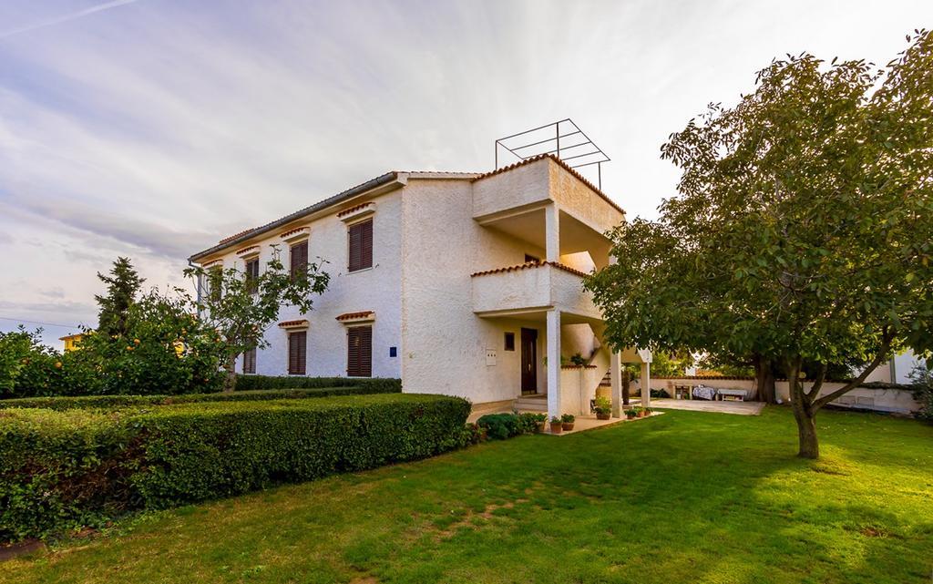 Apartments Milka Medulin Exterior photo